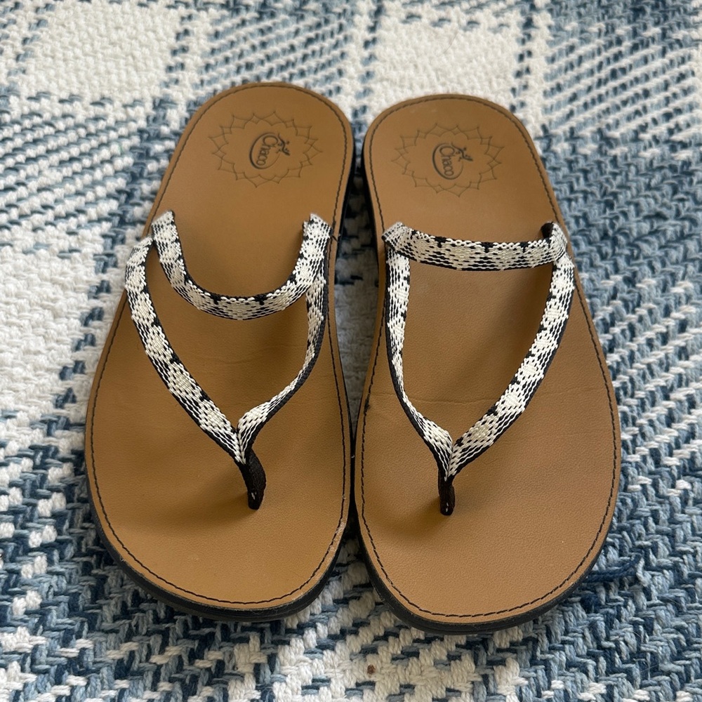 NWOT Chaco Black and White Sandals